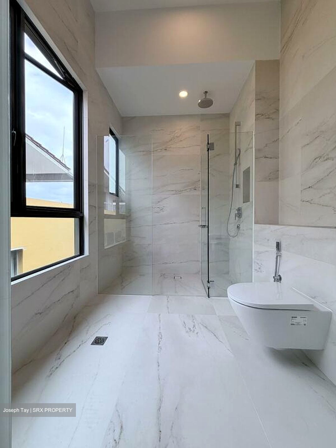 East Coast Avenue (D15), Terrace #518807801